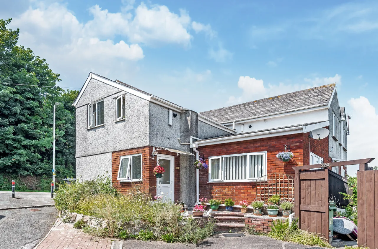 2 bed property for sale — Mannamead Road, Plymouth, Devon, PL3