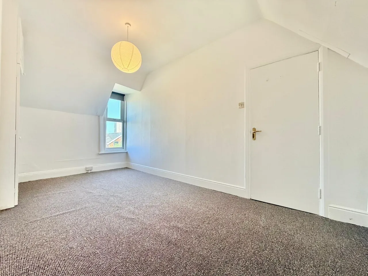 Victoria Road North, SOUTHSEA, photo 8