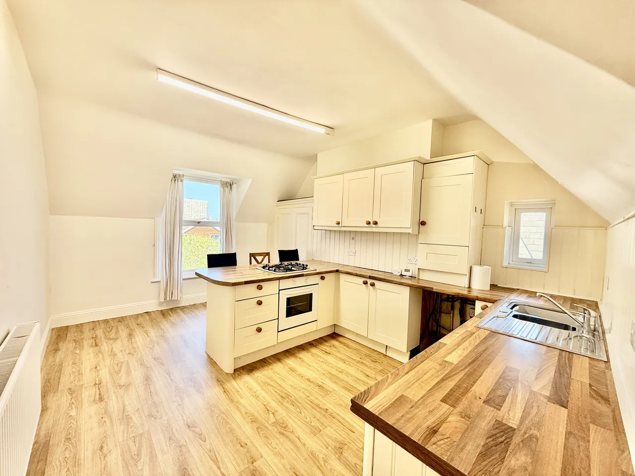 Victoria Road North, SOUTHSEA, photo 6
