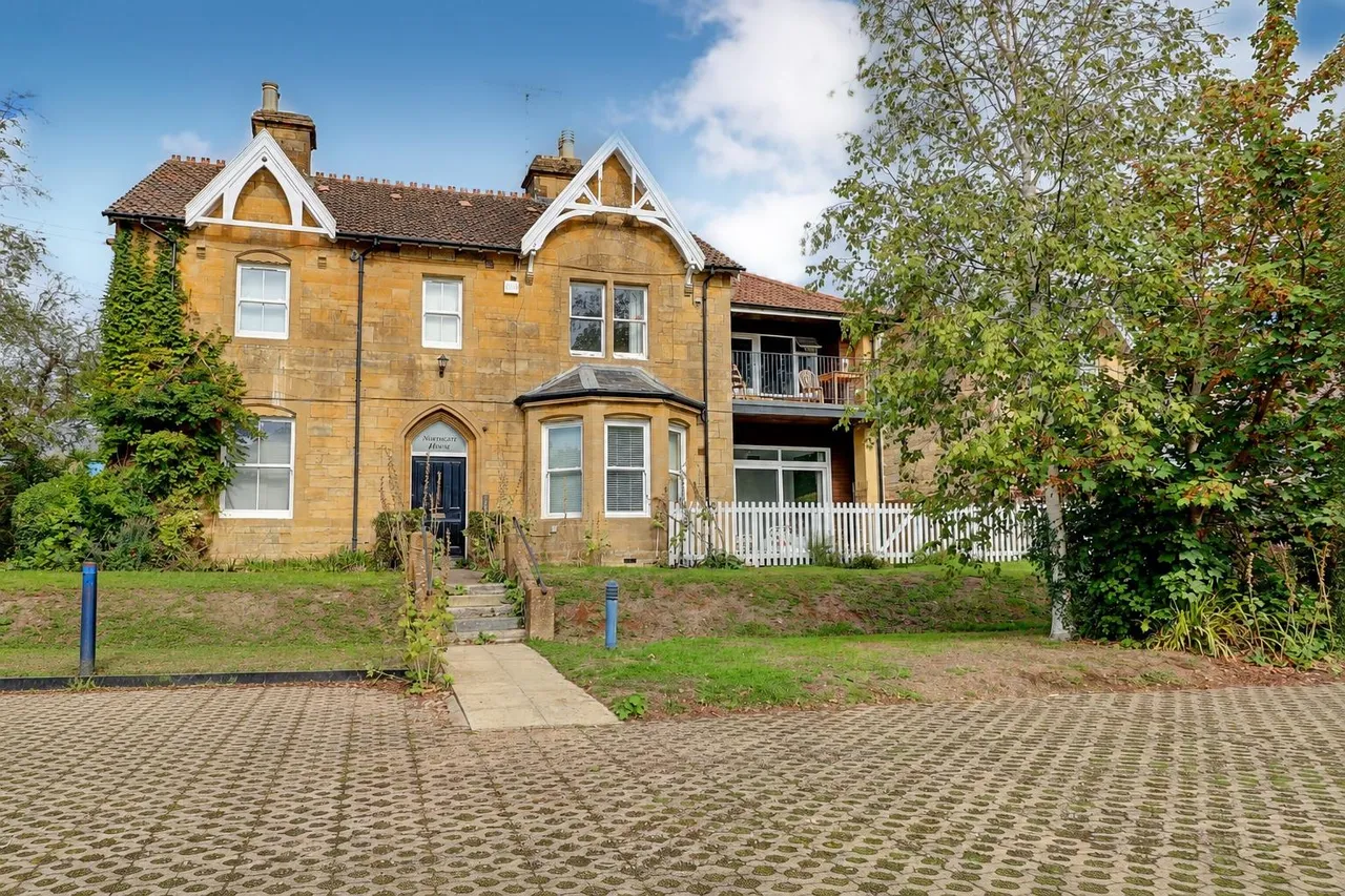 1 bed flat for sale, North Road, Sherborne, DT9