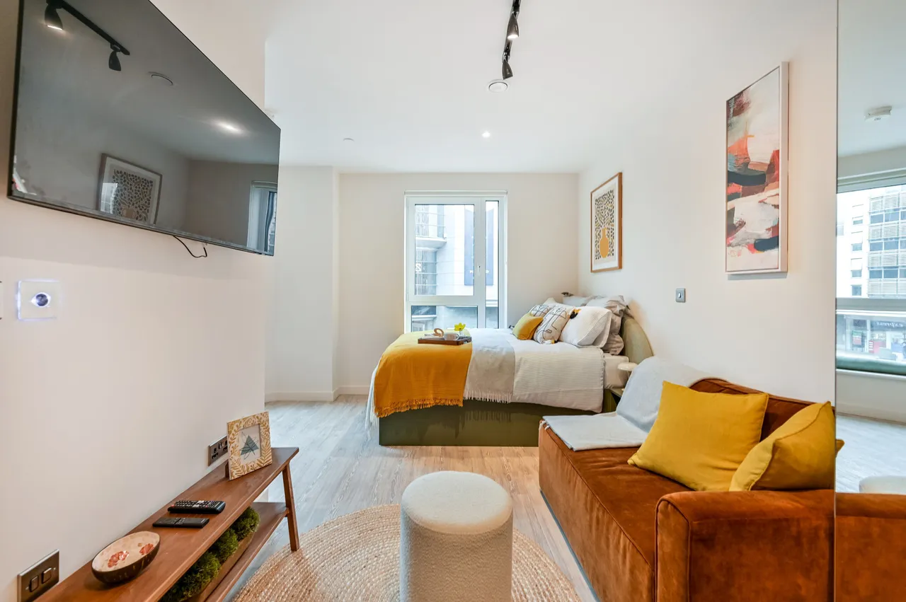 flat to rent — Flat 56, The Rex, 175 Clarence Street, Kingston upon Thames