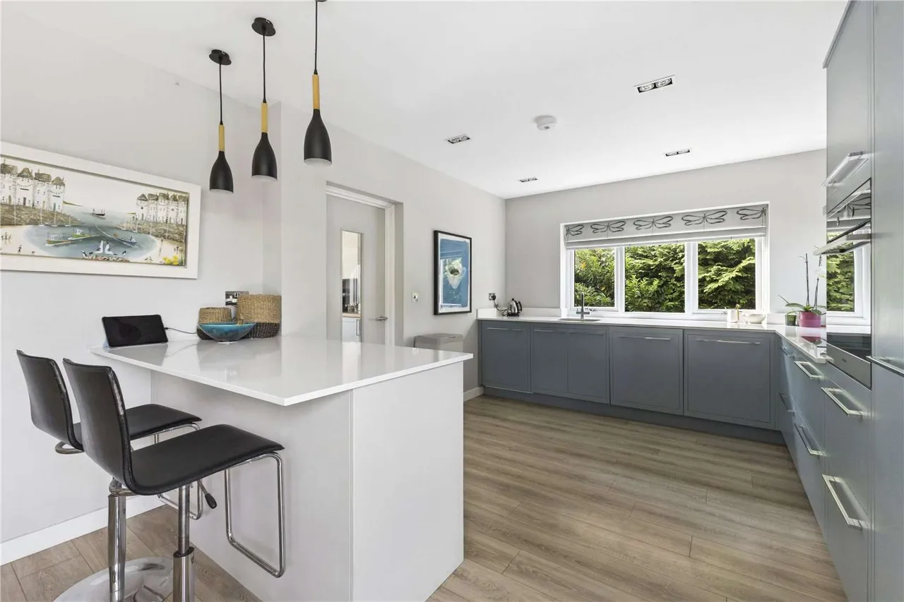 Chapel Road, Rowledge, Farnham, Surrey, GU10 4AP, photo 6