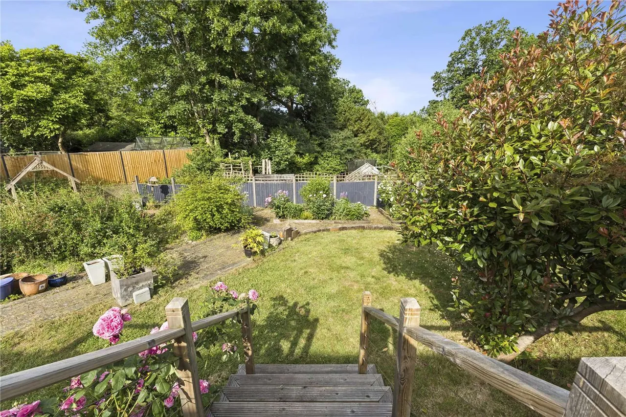 Chapel Road, Rowledge, Farnham, Surrey, GU10 4AP, photo 12