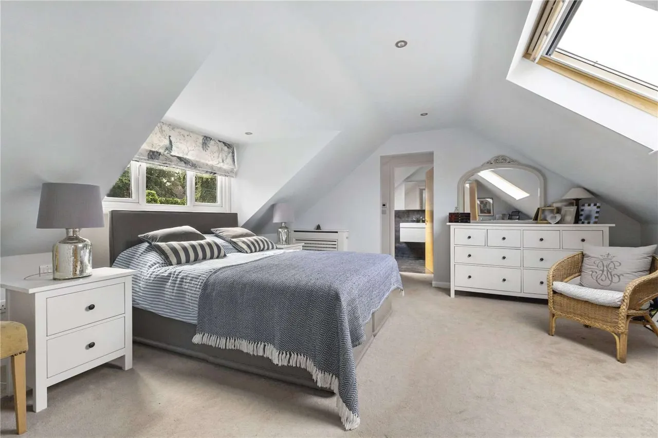 Chapel Road, Rowledge, Farnham, Surrey, GU10 4AP, photo 8