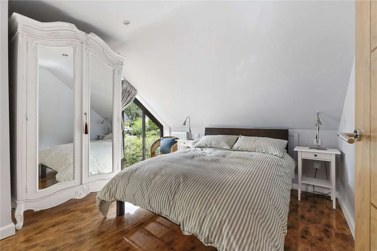 Chapel Road, Rowledge, Farnham, Surrey, GU10 4AP, photo 10