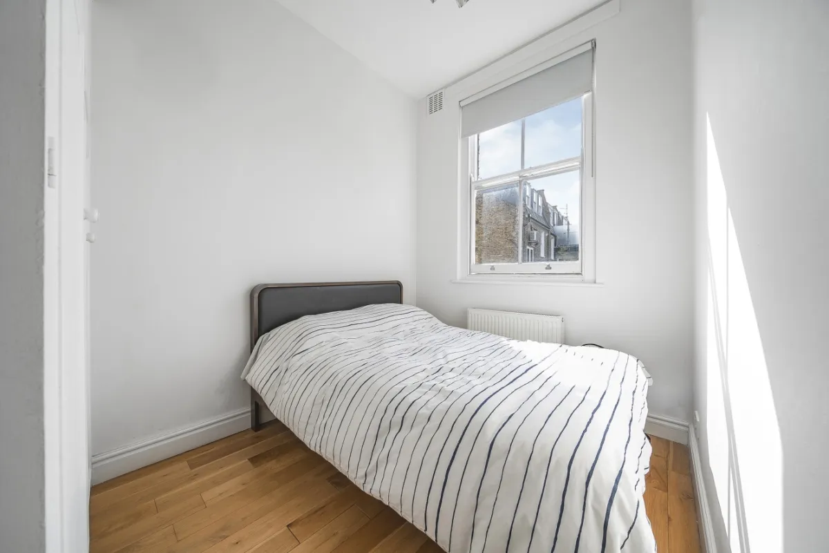 Shepherds Bush Road, London, W6, photo 4