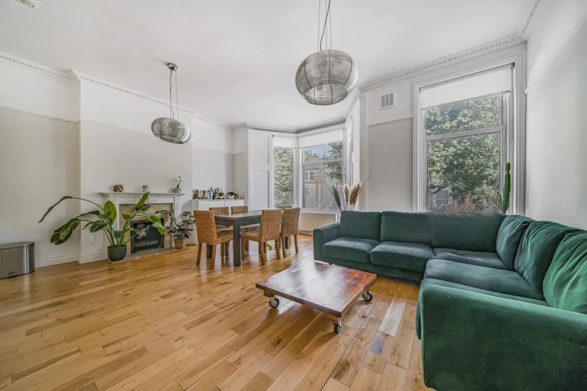 2 bed property to rent — Shepherds Bush Road, London, W6