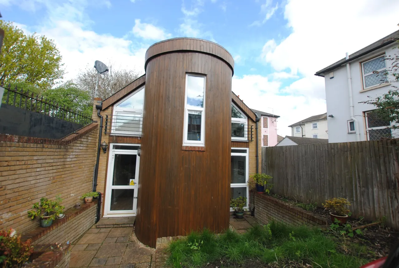 Milton Road, Gravesend, Kent, DA12 2PJ, photo 27