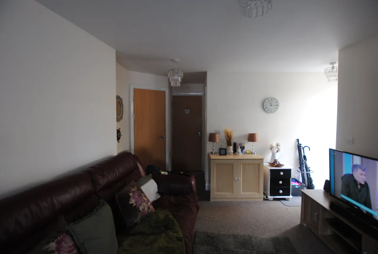 Milton Road, Gravesend, Kent, DA12 2PJ, photo 3