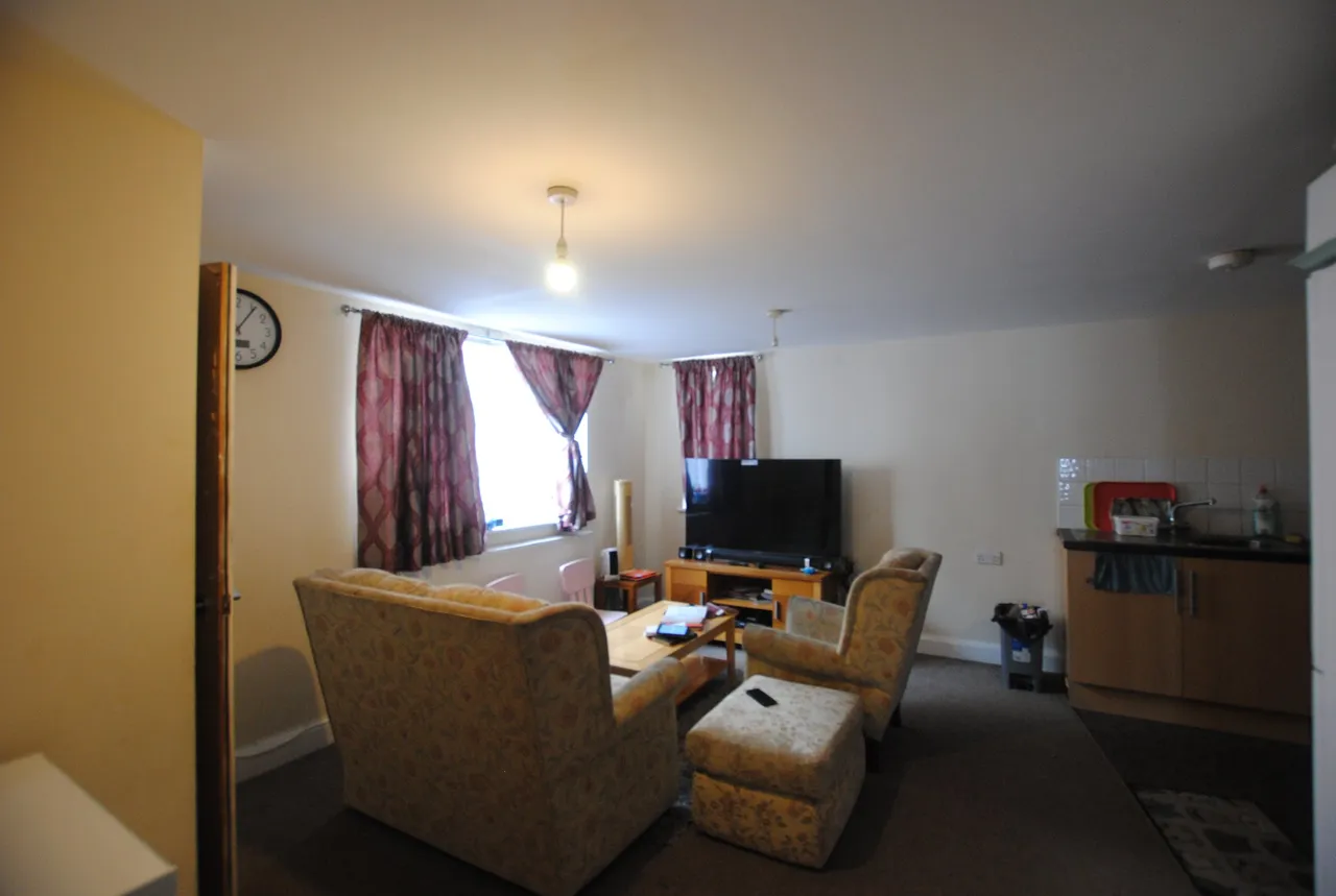 Milton Road, Gravesend, Kent, DA12 2PJ, photo 10