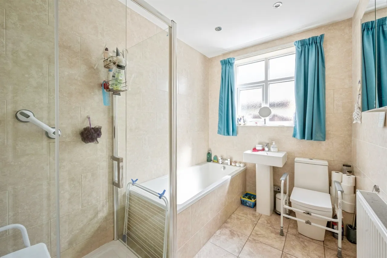 Alexandra Road, Bircotes, Doncaster, photo 8