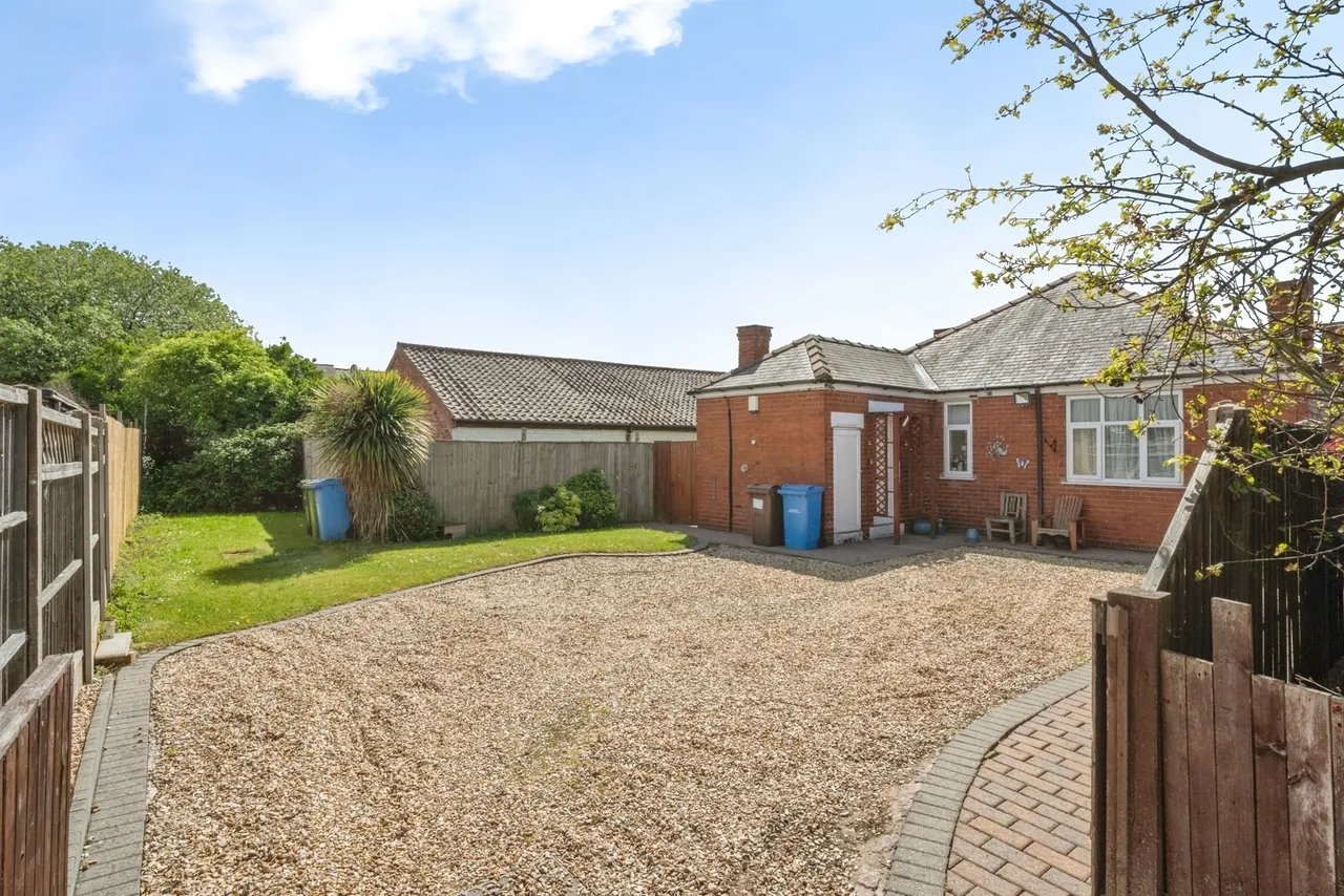 Alexandra Road, Bircotes, Doncaster, photo 9