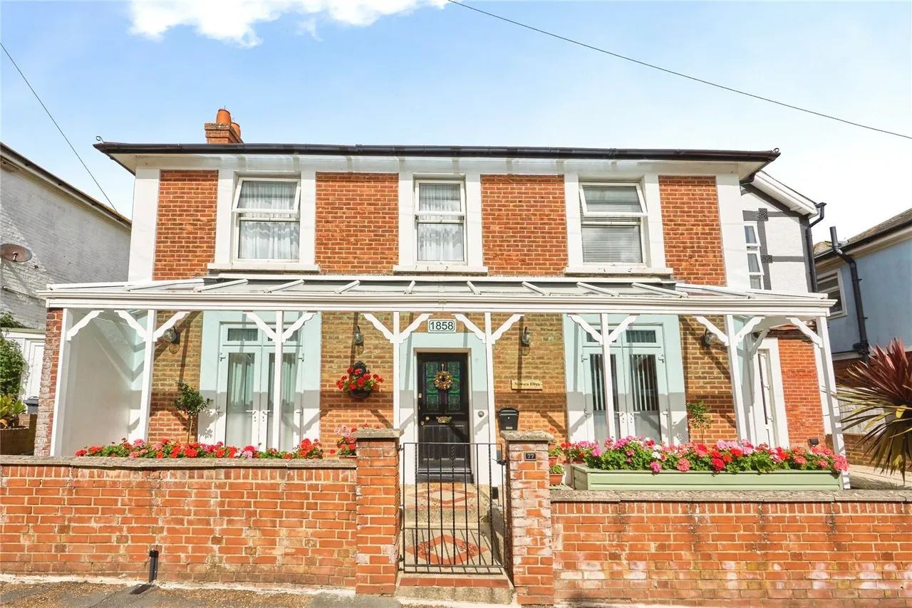 Station Avenue, Sandown, PO36, photo 29