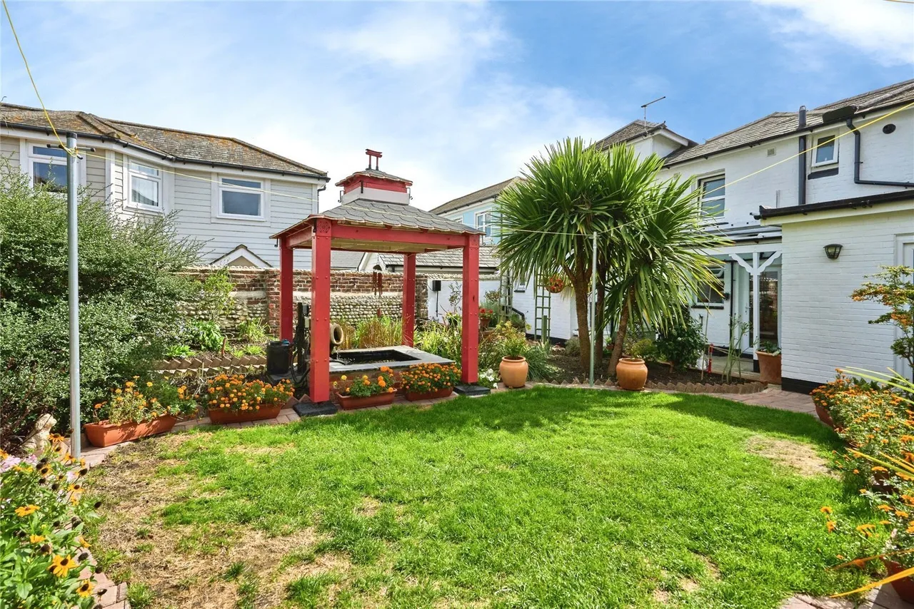 Station Avenue, Sandown, PO36, photo 18
