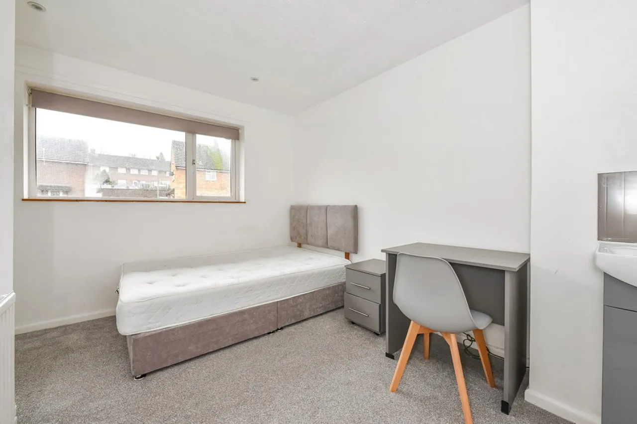 Imber Road, Winnall, Winchester, photo 8