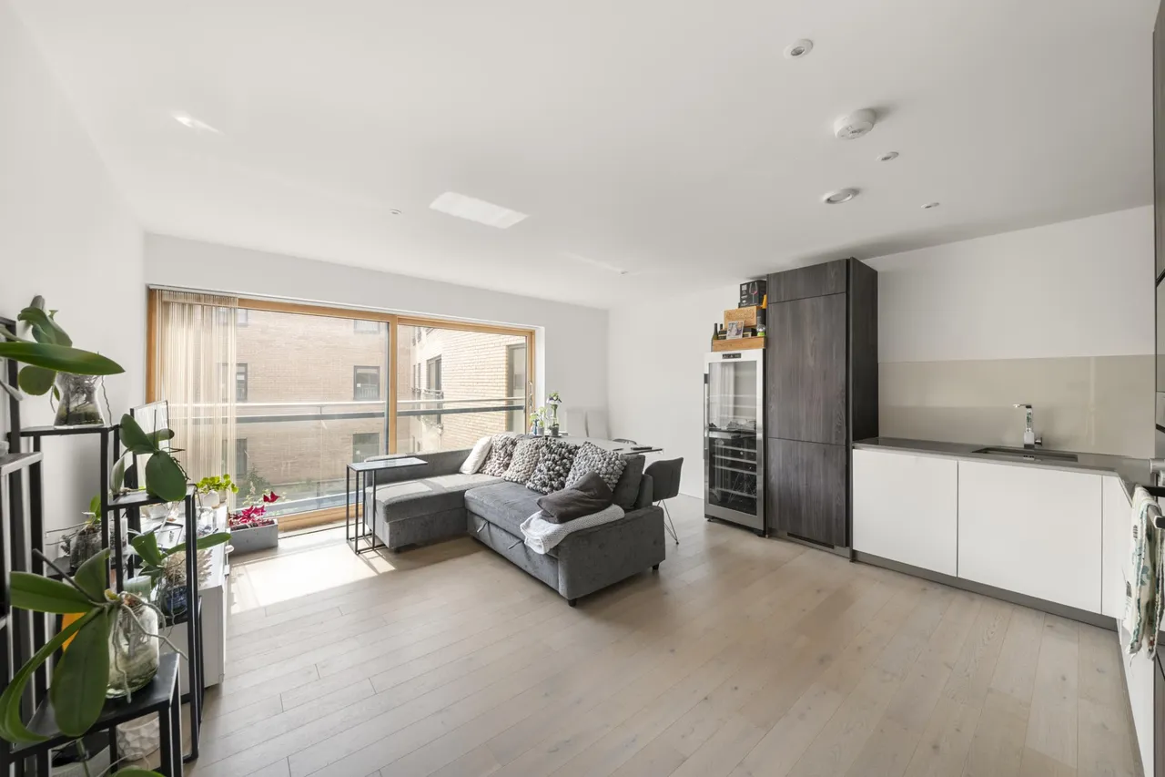 2 bed flat for sale, Vinery Way, London, W6