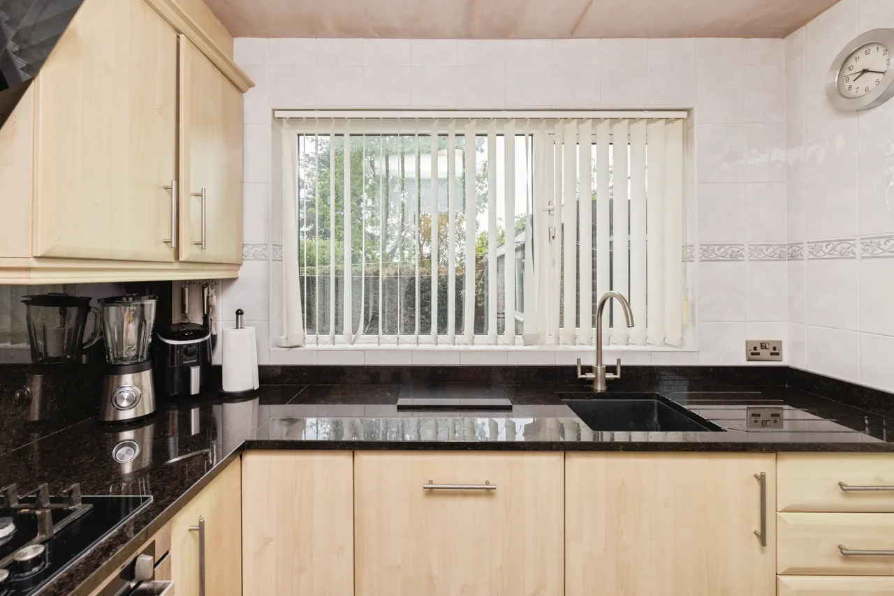 Healey Wood Road, Brighouse, photo 7