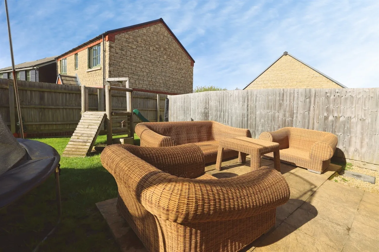 Britannia Drive, Calne, photo 5
