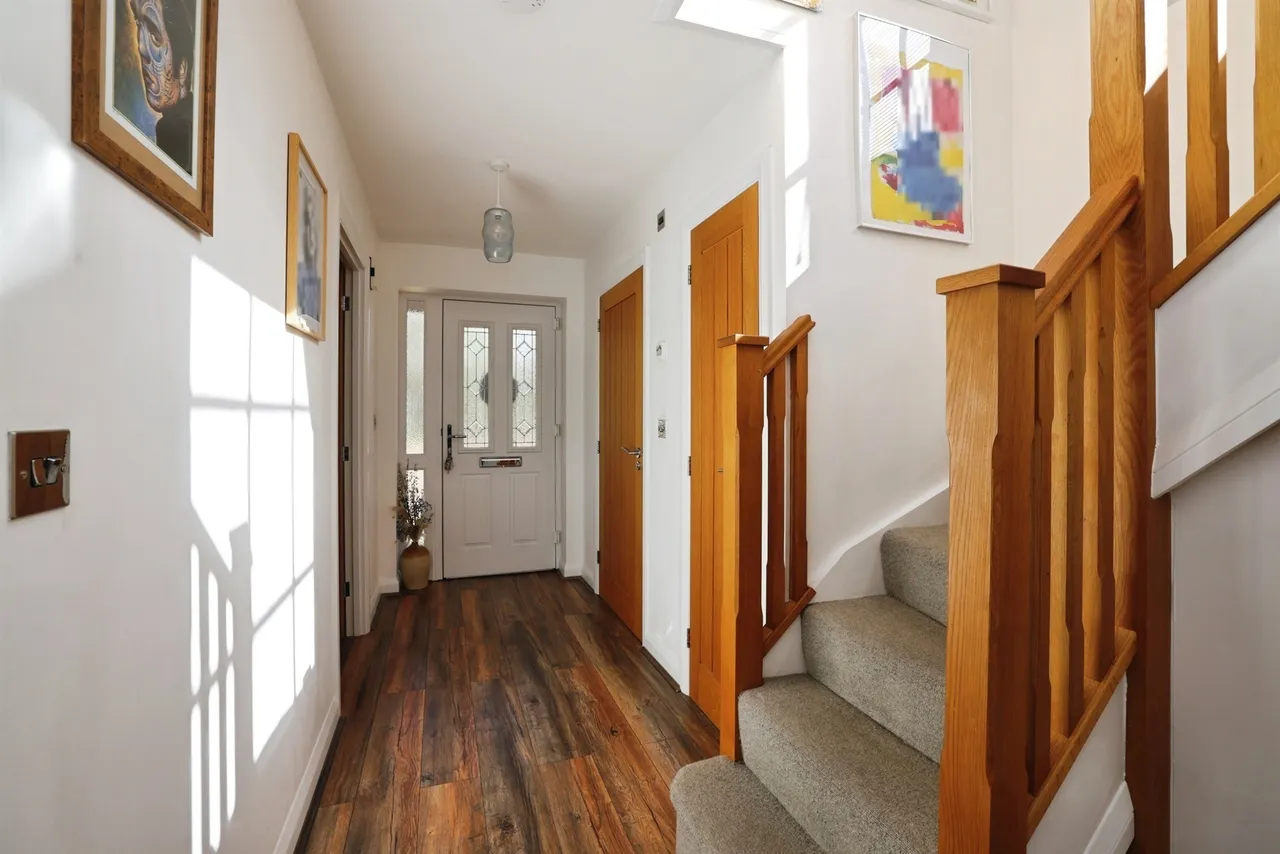Britannia Drive, Calne, photo 6