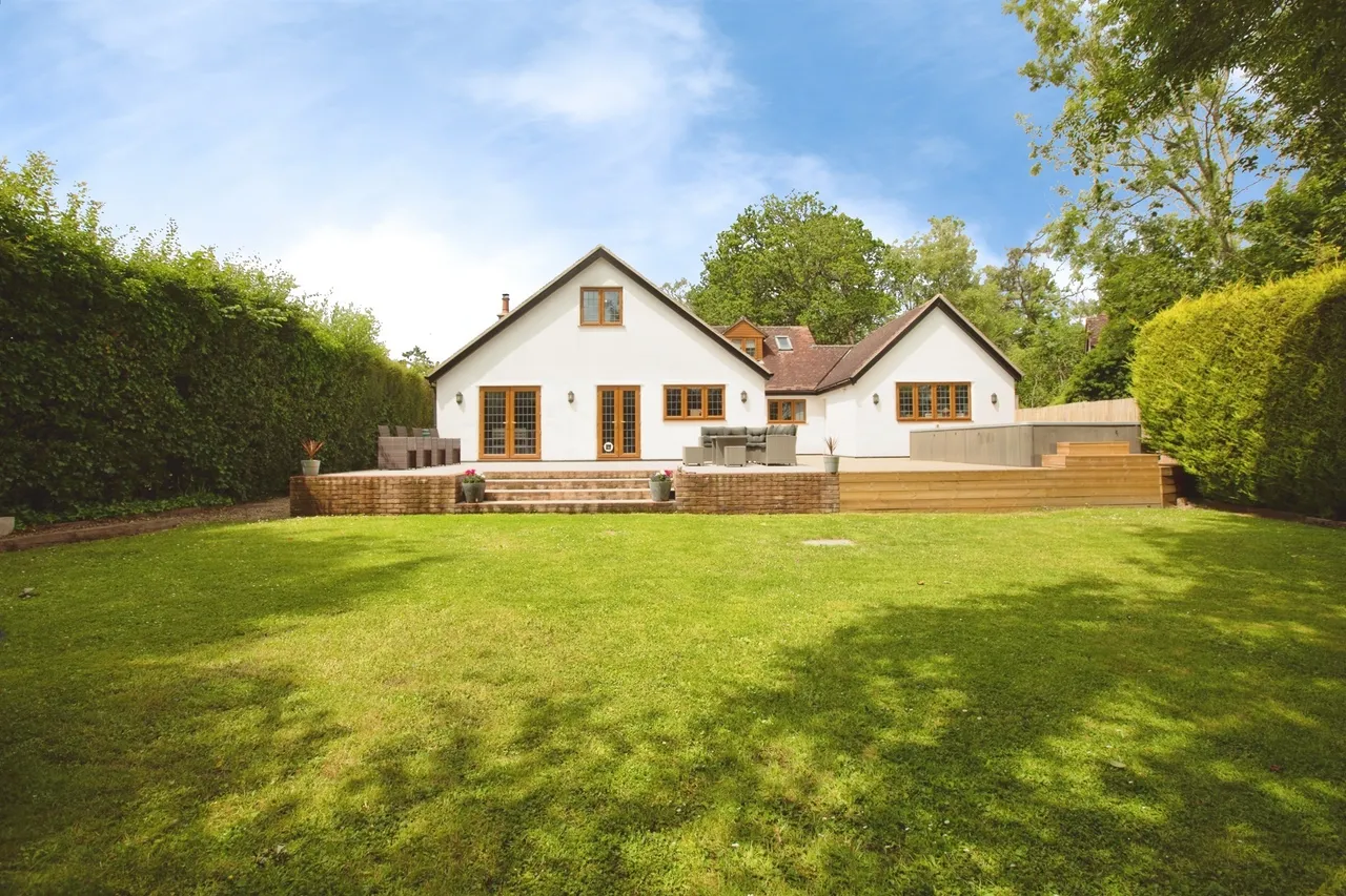 Cansiron Lane, Ashurst Wood, East Grinstead, photo 2