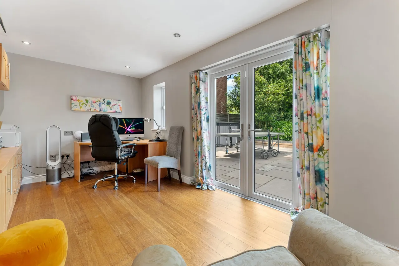 Lakeside Road, Lymm, photo 14