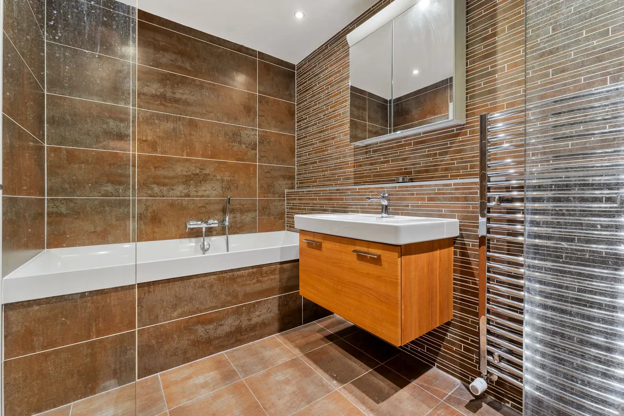 Lakeside Road, Lymm, photo 31