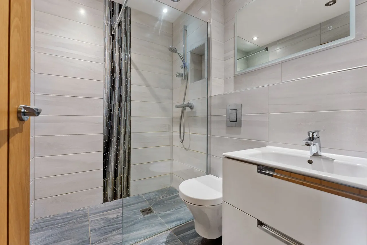 Lakeside Road, Lymm, photo 36