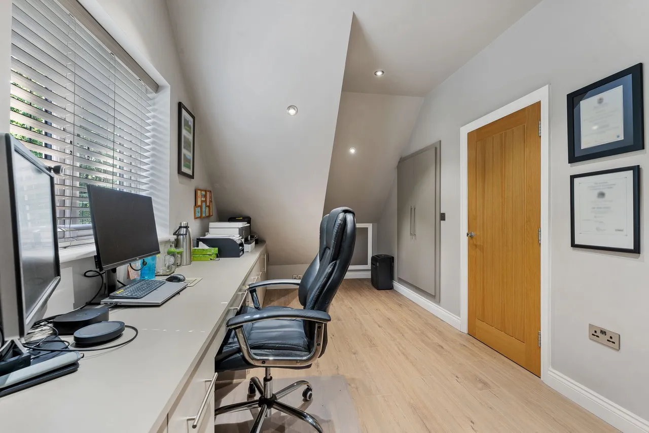 Lakeside Road, Lymm, photo 35