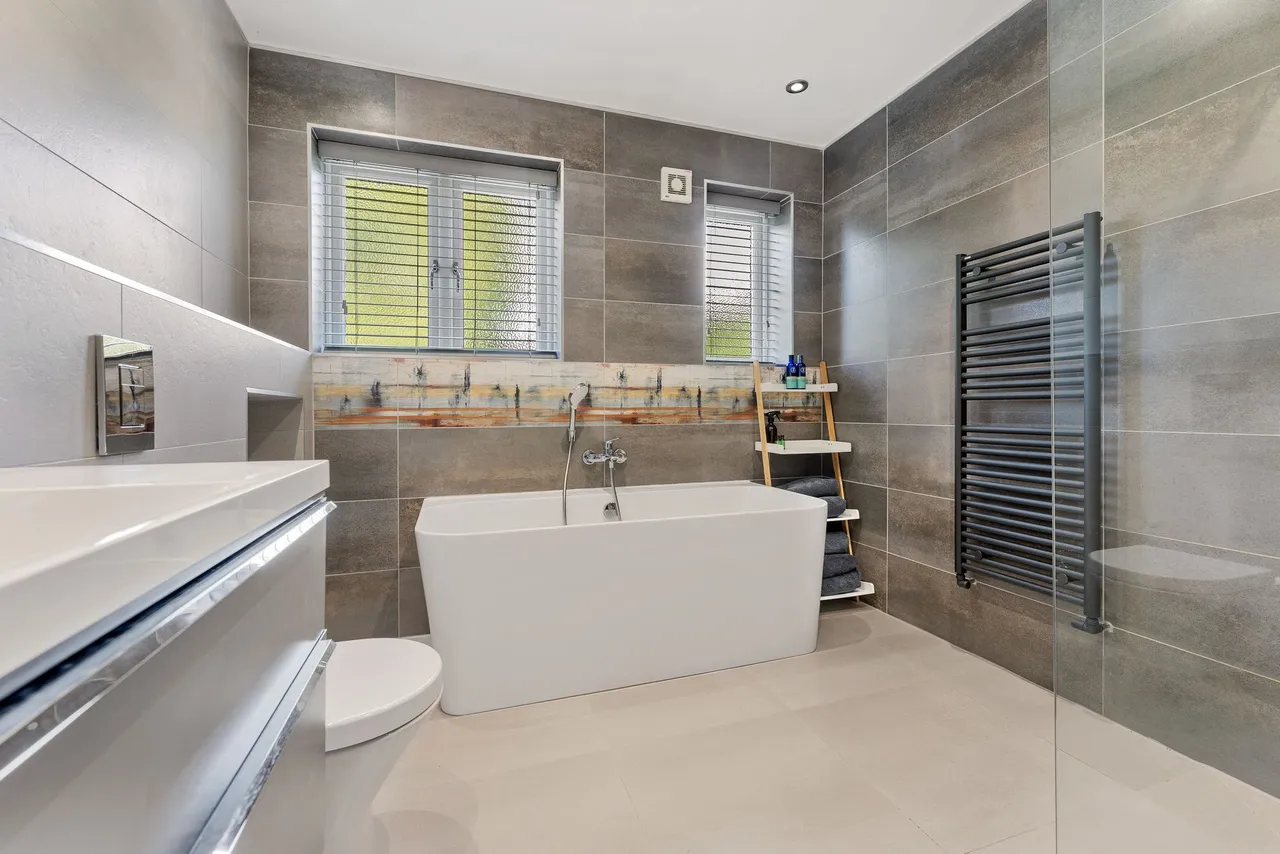 Lakeside Road, Lymm, photo 16