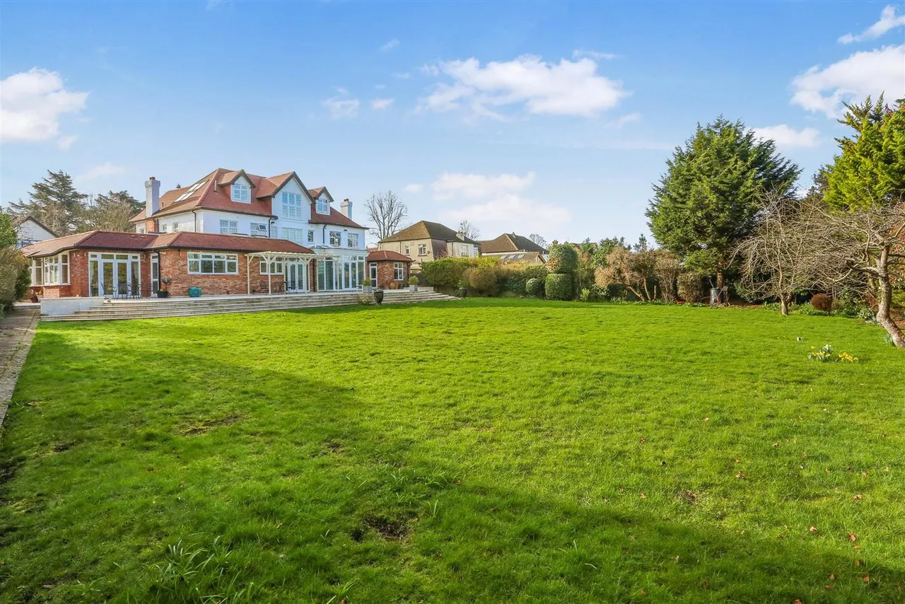Downs Side, South Cheam, SM2 7EQ, photo 25