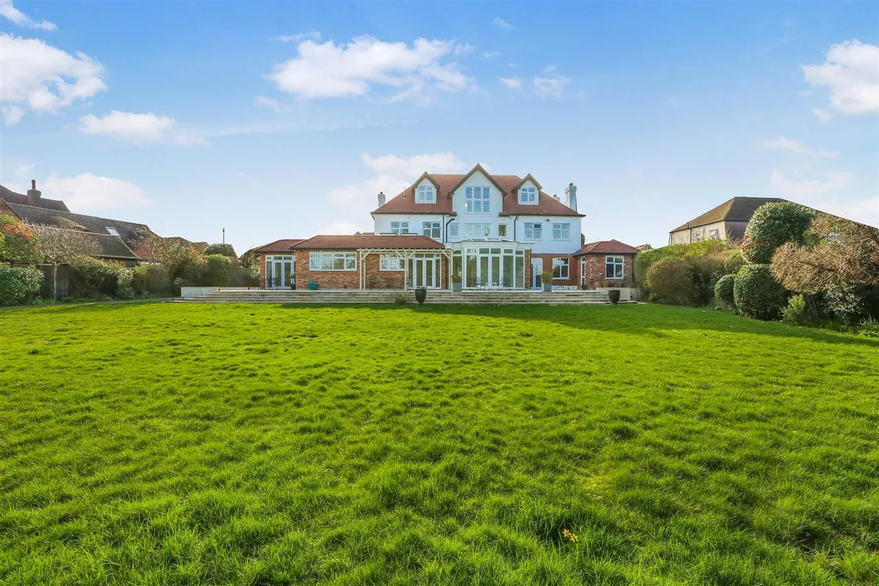 Downs Side, South Cheam, SM2 7EQ, photo 24