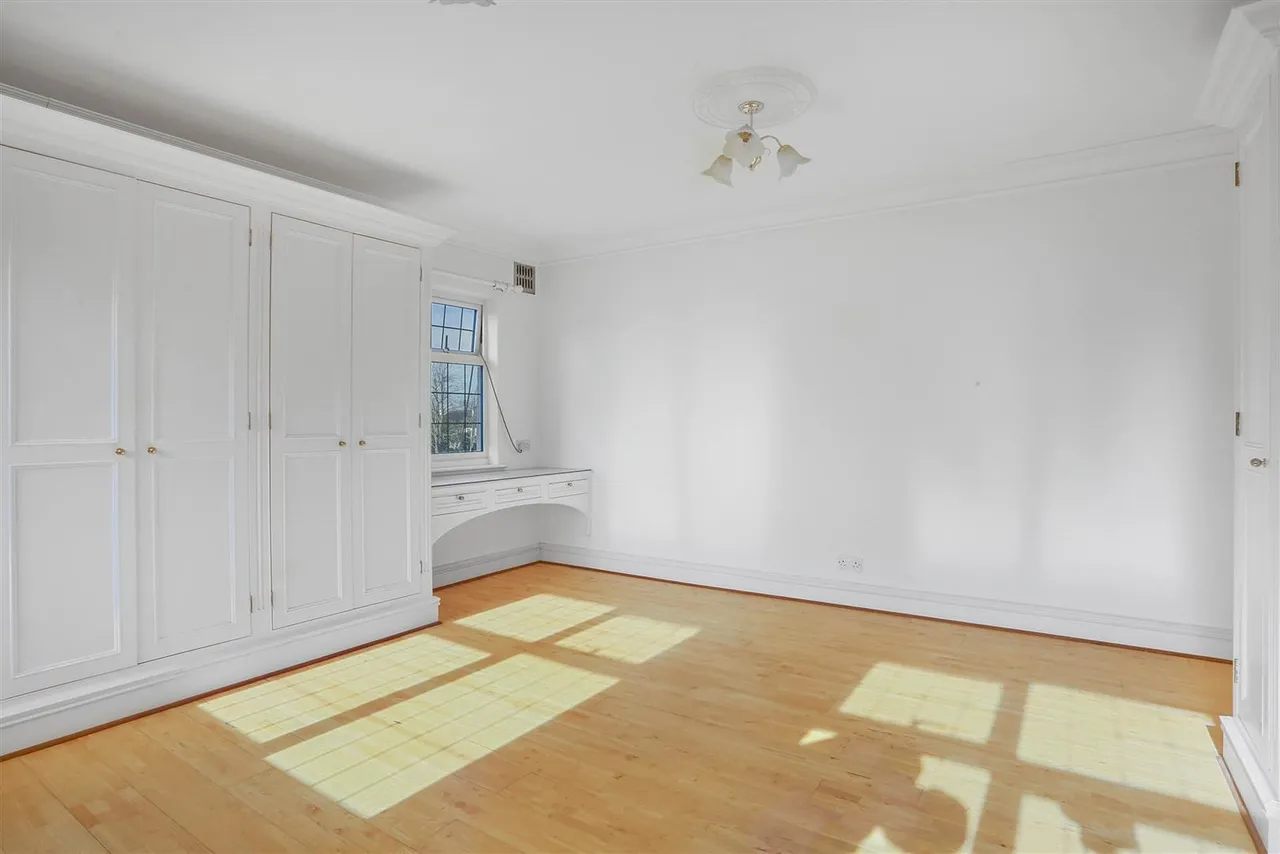Downs Side, South Cheam, SM2 7EQ, photo 43