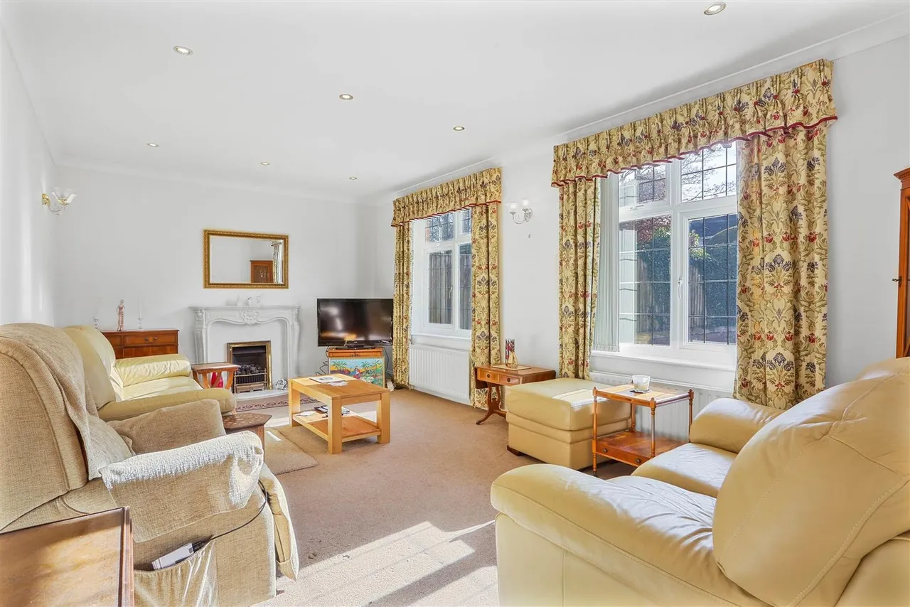 Downs Side, South Cheam, SM2 7EQ, photo 29