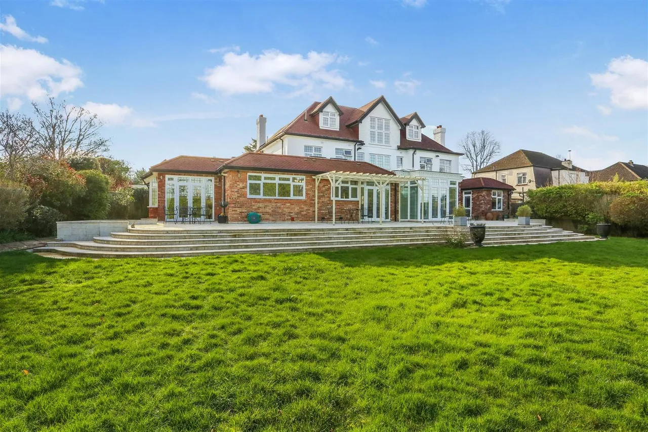 Downs Side, South Cheam, SM2 7EQ, photo 26