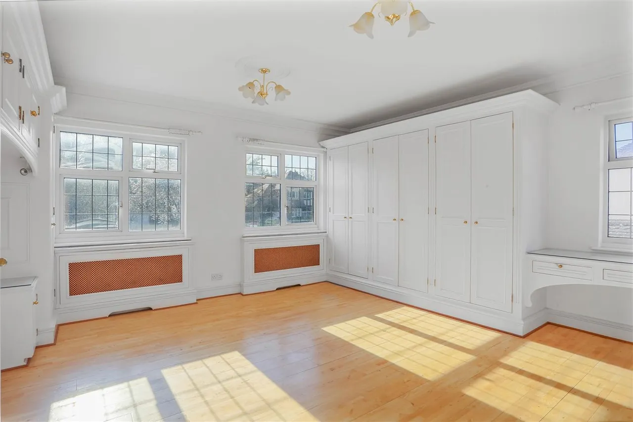 Downs Side, South Cheam, SM2 7EQ, photo 42