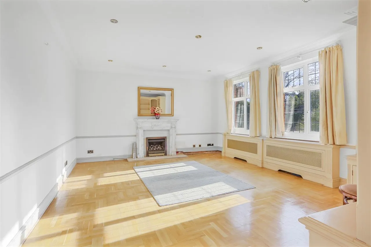 Downs Side, South Cheam, SM2 7EQ, photo 11