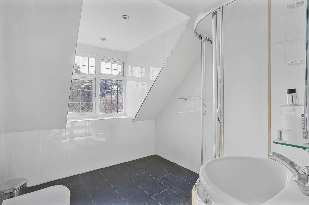 Downs Side, South Cheam, SM2 7EQ, photo 54