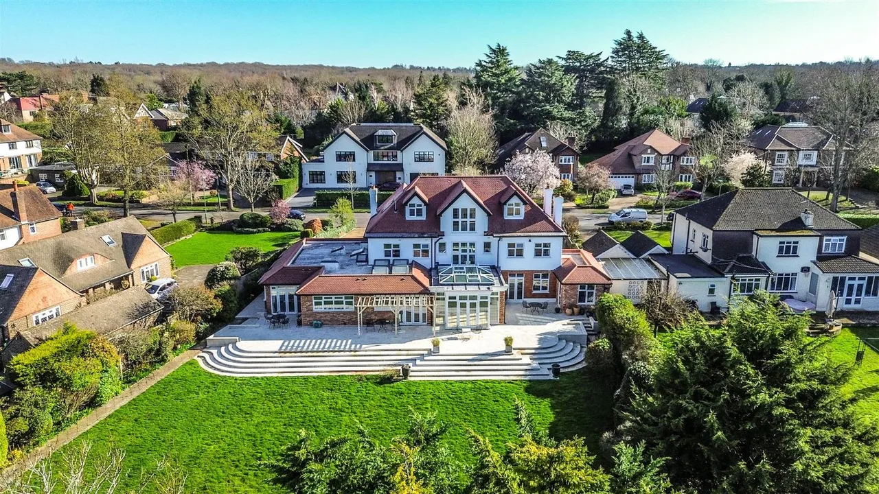 7 bed house for sale — Downs Side, South Cheam, SM2 7EQ