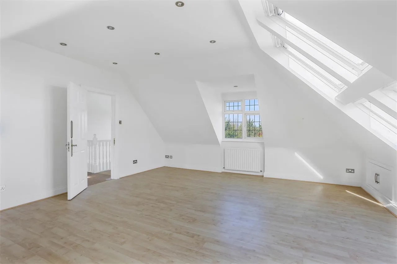 Downs Side, South Cheam, SM2 7EQ, photo 56