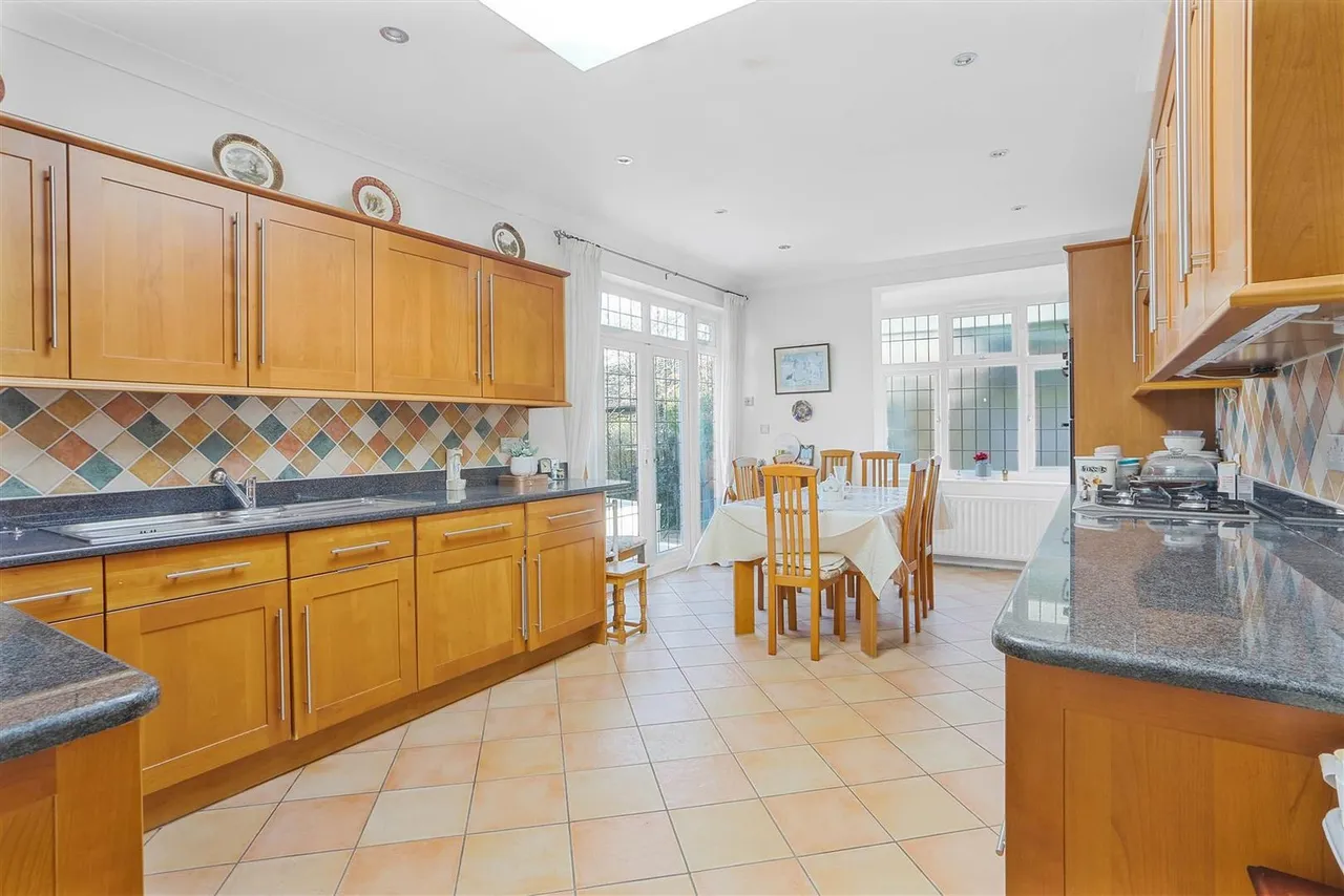 Downs Side, South Cheam, SM2 7EQ, photo 33