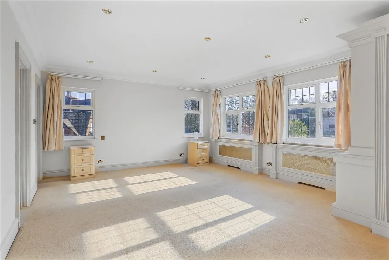 Downs Side, South Cheam, SM2 7EQ, photo 37