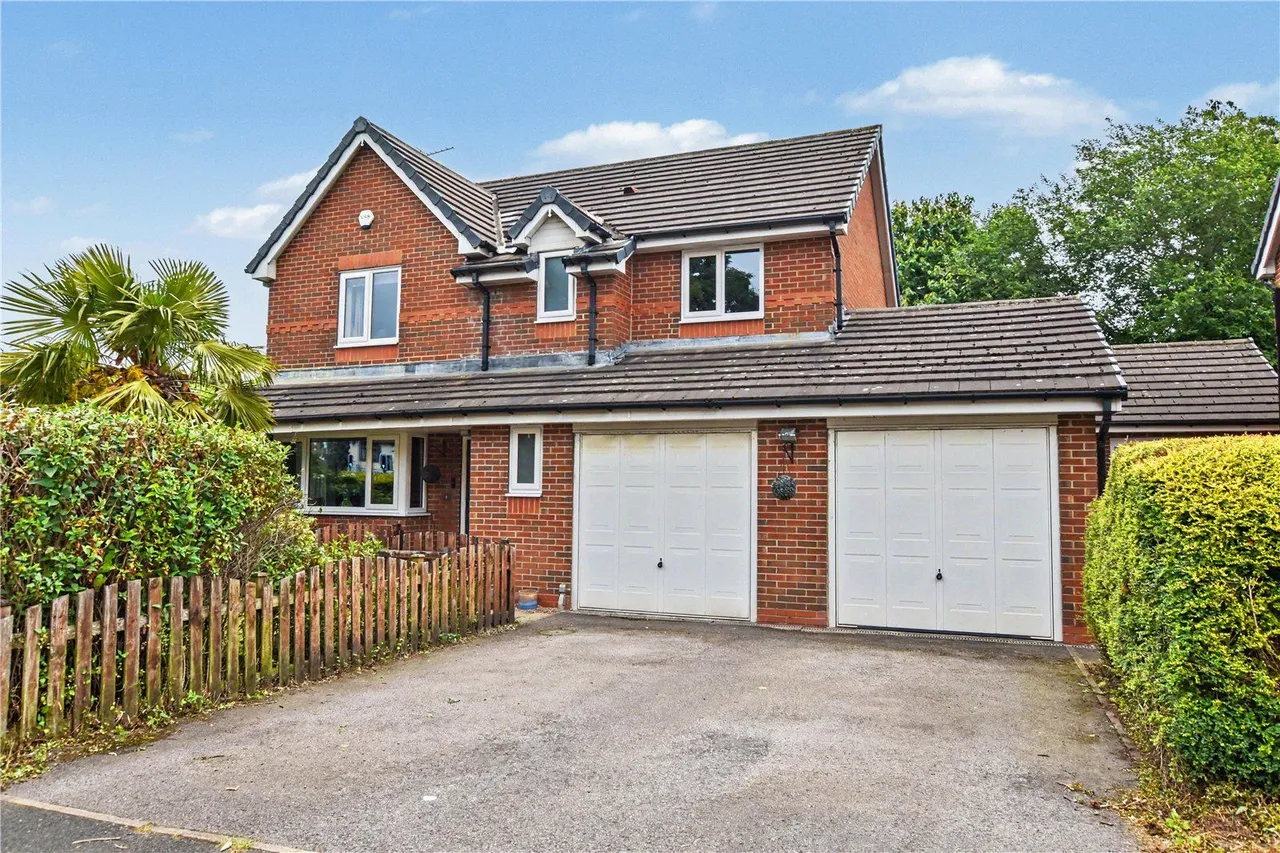 4 bed house for sale, Shire Road, Morley, LS27