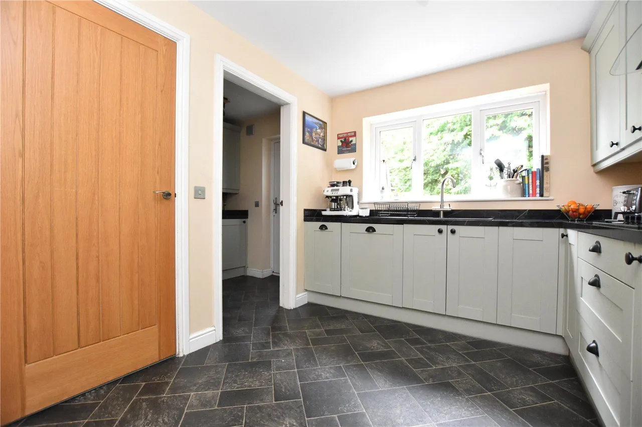 Shire Road, Morley, LS27, photo 18