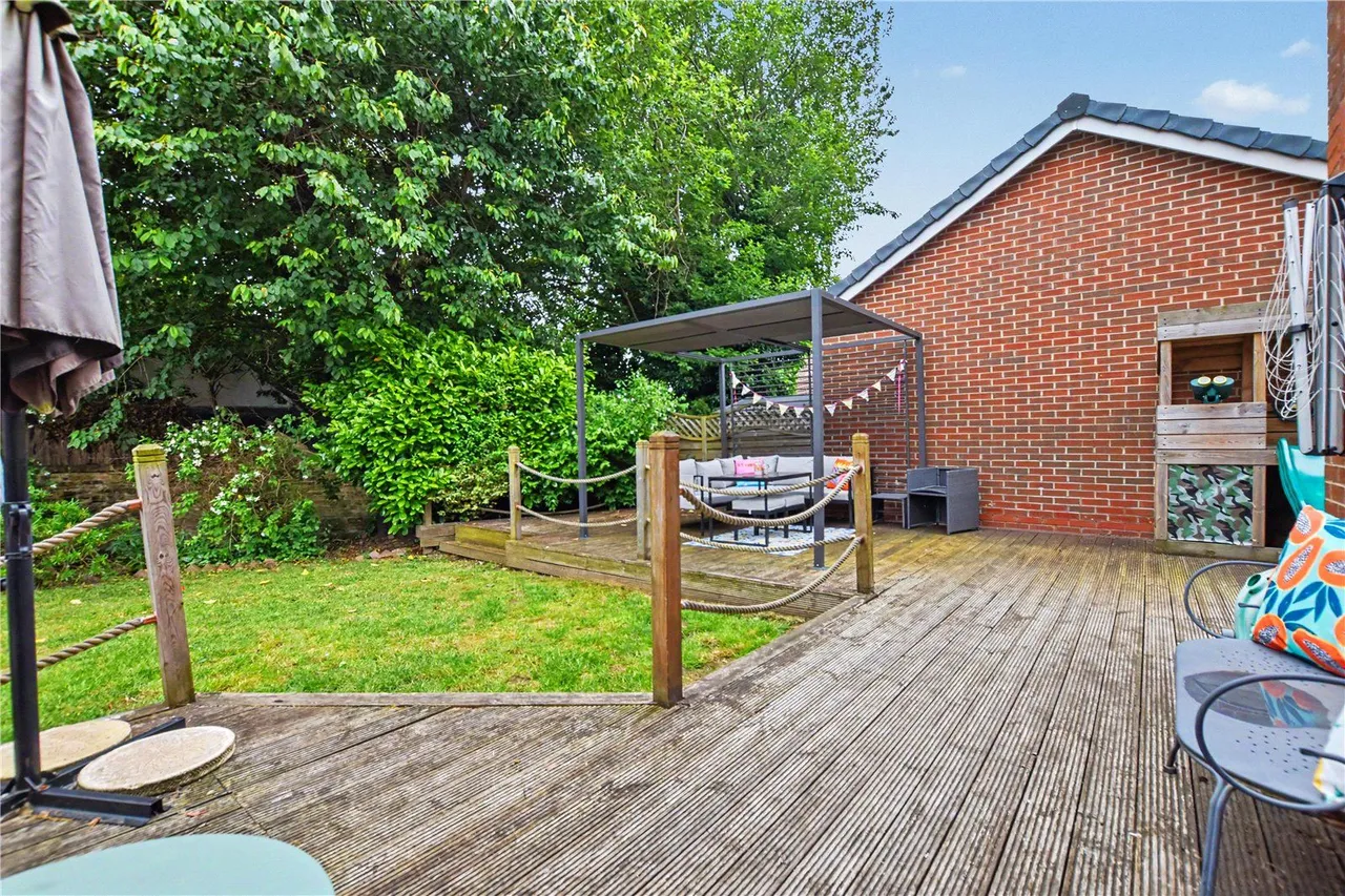 Shire Road, Morley, LS27, photo 13