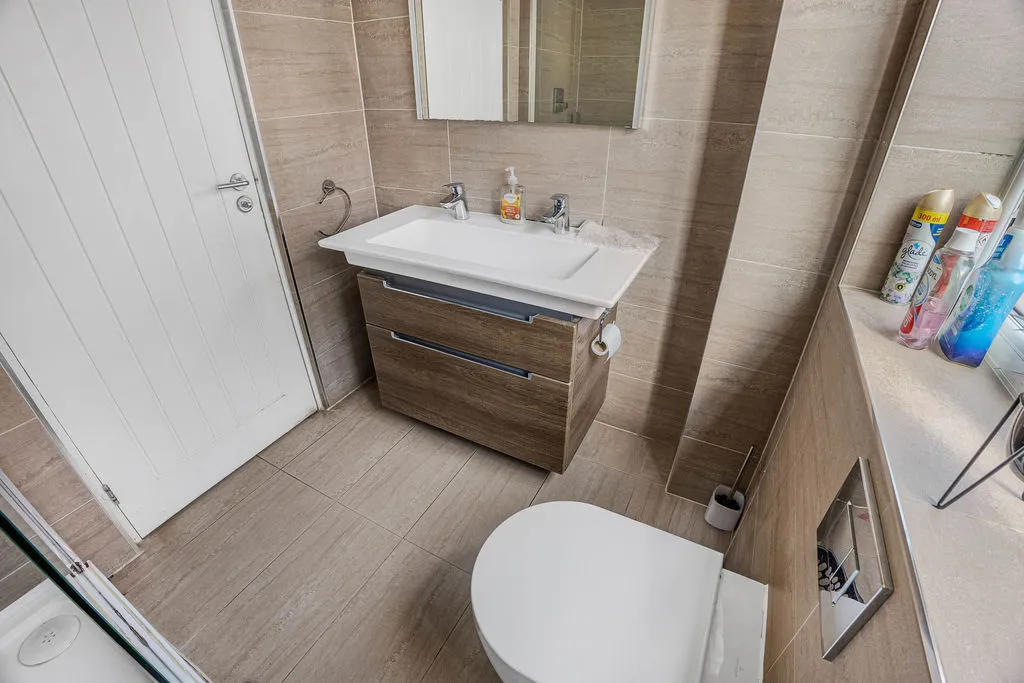 Bates Close, Rochdale OL11 2TU, photo 17
