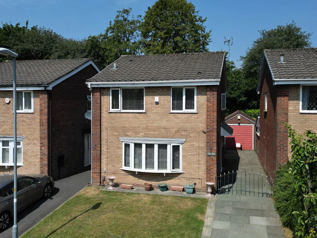 4 bed house for sale — Bates Close, Rochdale OL11 2TU