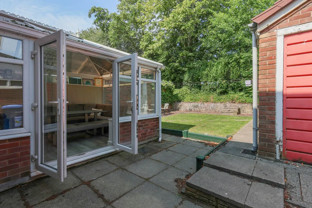 Bates Close, Rochdale OL11 2TU, photo 18
