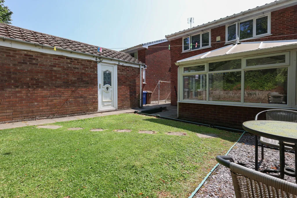 Bates Close, Rochdale OL11 2TU, photo 20