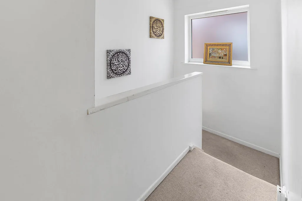 Bates Close, Rochdale OL11 2TU, photo 8