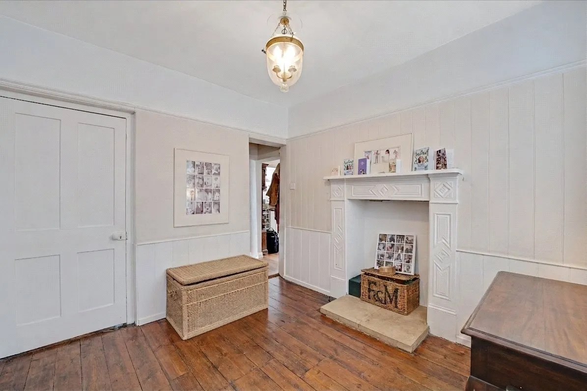 Church Street, Hampton, TW12, photo 6